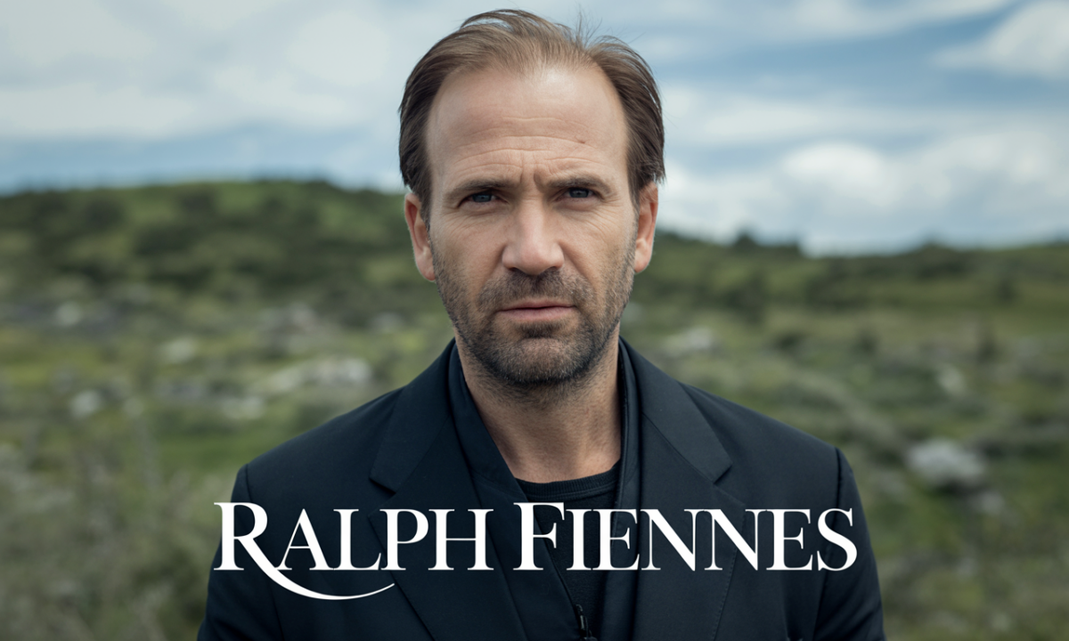 découvrez la carrière, les films et la biographie de ralph fiennes, acteur britannique renommé pour ses rôles dans des productions cinématographiques majeures.