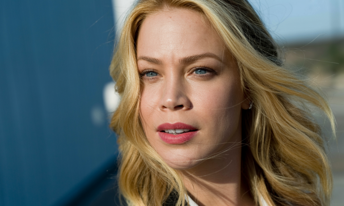 découvrez la carrière et la vie de christina applegate, célèbre actrice américaine connue pour ses rôles emblématiques à la télévision et au cinéma.