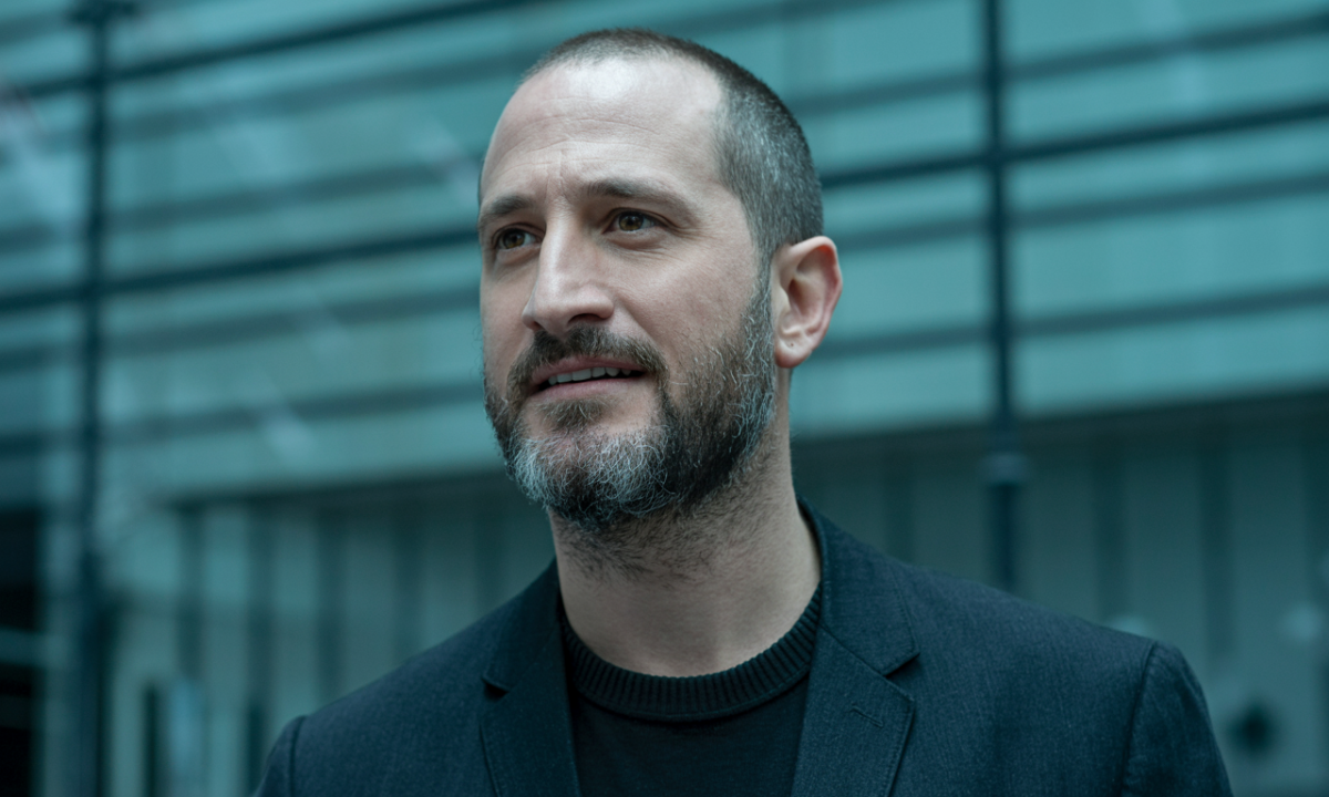 découvrez la carrière et les œuvres marquantes de darren aronofsky, réalisateur et scénariste renommé pour ses films audacieux et captivants.