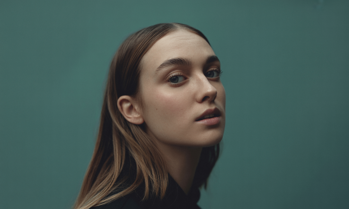 découvrez laetitia bléger, ancienne miss france, animatrice de télévision et personnalité médiatique française reconnue pour son charisme et son engagement.