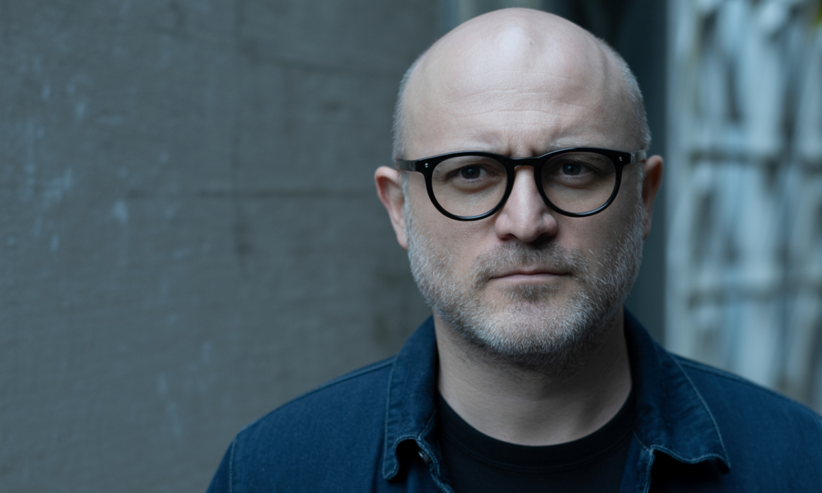 découvrez la carrière et les œuvres du réalisateur lenny abrahamson, reconnu pour son approche unique du cinéma contemporain.