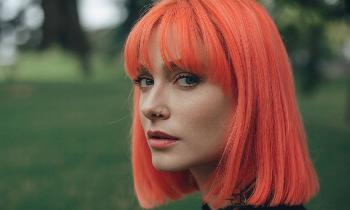 découvrez natasha archer, une artiste passionnée au talent unique, qui vous invite à plonger dans son univers créatif et inspirant.