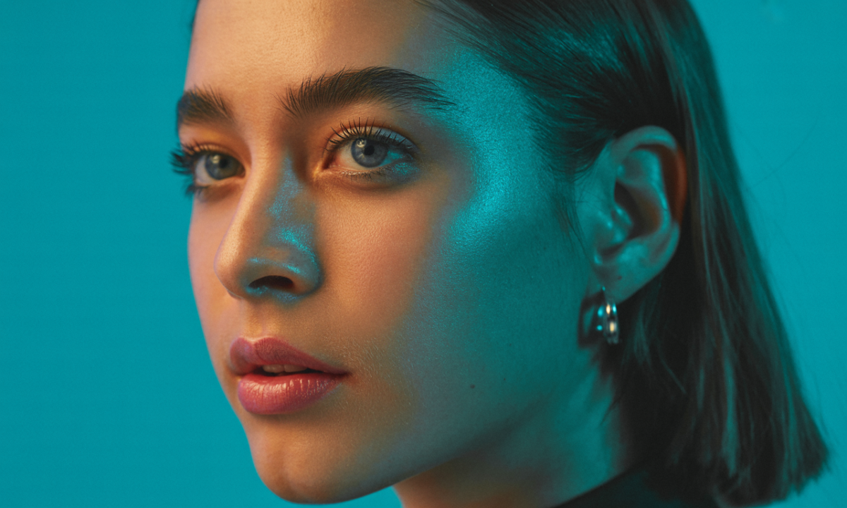 découvrez olivia adriaco, icône du style et de la musique, reconnue pour son charisme et son influence dans le monde artistique.