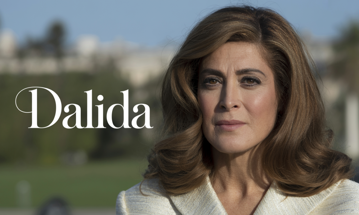 découvrez l'univers de dalida, icône de la chanson française, célèbre pour sa voix unique et son parcours exceptionnel.